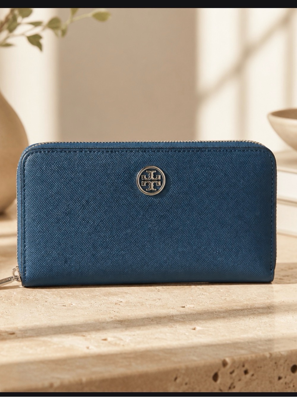 Tory Burch light blue Zip-Around Leather wallet EUC